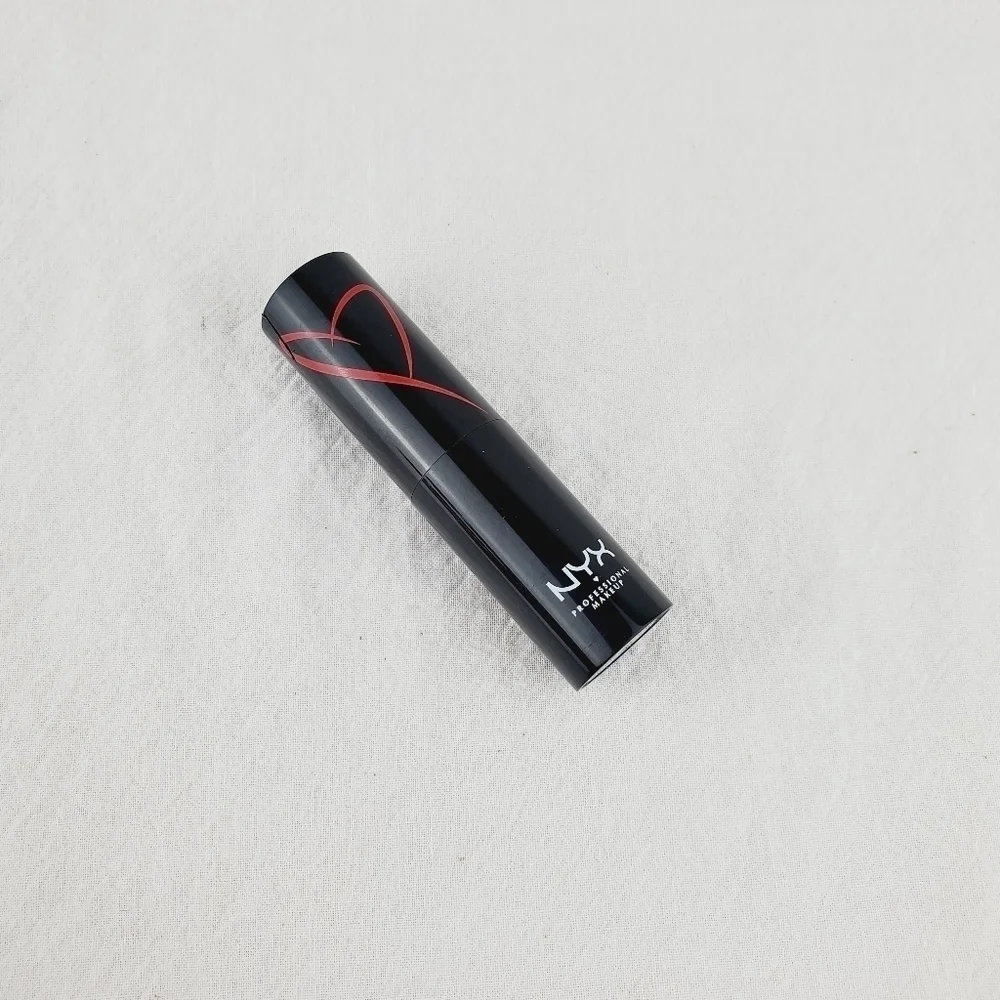 LAST ONE ❤️ NYX shout loud satin Lipstick Shade Cherry Charm